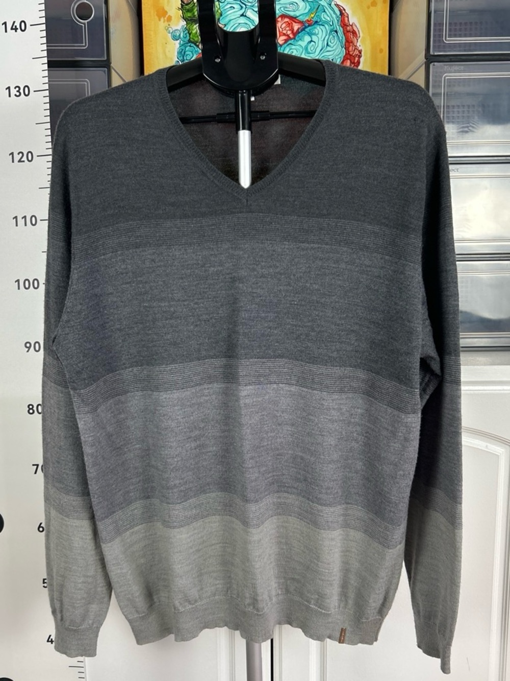 Calvin Klein Men's Grey Gradient V-Neck Sweater Size XL